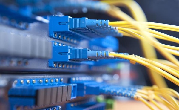 Maximizing Fiber Optic Cable Range: Ultimate Installation Guide